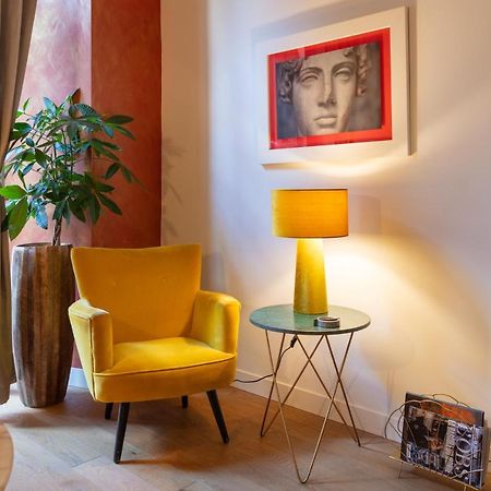 شقة Starguest La Sapienza Art Gallery نابولي المظهر الخارجي الصورة